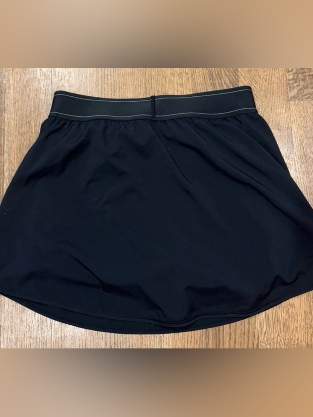 ALO Yoga Black Skirt with white Logo Waistband - Picture 2 of 3